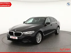 Saphirschwarzmet. (metallic) Gebraucht 2022 BMW 520 Limousine | 33.890 € (Guter Preis)