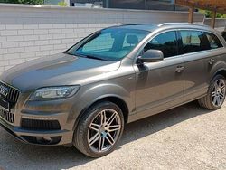 Braun Gebraucht 2011 Audi Q7 S-Line SUV | 21.099 €