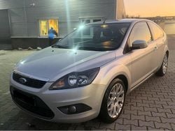 Silber Gebraucht 2009 Ford Focus Limousine | 2.400 € (Guter Preis)