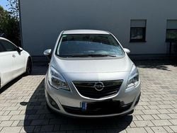 Silber Gebraucht 2011 Opel Meriva Van / Kleinbus | 4.780 € (Teuer)