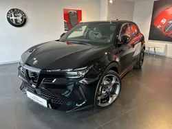 Schwarz Gebraucht 2025 Alfa Romeo Junior Veloce SUV | 49.900 € (Fairer Preis)