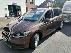 Braun Gebraucht 2016 VW Touran Comfortline Van / Kleinbus | 15.500 € (Guter Preis)