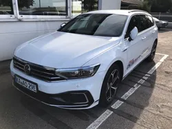 Weiß metallic Gebraucht 2019 VW Passat GTE Kombi | 23.190 € (Teuer)