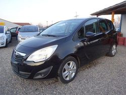Schwarz Gebraucht 2011 Opel Meriva Design Edition Van / Kleinbus | 2.400 € (Guter Preis)
