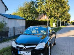 Schwarz Gebraucht 2005 Opel Tigra Cabrio | 2.500 € (Etwas zu teuer)