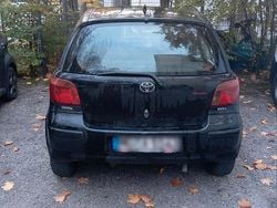 Schwarz Gebraucht 2003 Toyota Yaris Kleinwagen | 1.000 € (Fairer Preis)
