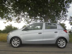 Silber Gebraucht 2015 Mitsubishi Space Star Diamant Edition Kleinwagen | 5.950 € (Fairer Preis)