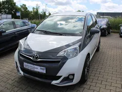Weiß Gebraucht 2012 Toyota Verso-S Life Van / Kleinbus | 9.950 € (Etwas zu teuer)