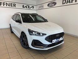 Frostweiß Neu 2025 Ford Focus ST Limousine | 41.890 € (Etwas zu teuer)