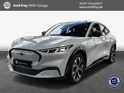 Space white metallic Gebraucht 2024 Ford Mustang Mach-E S SUV | 59.790 €