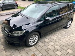Schwarz Gebraucht 2019 VW Touran Comfortline Van / Kleinbus | 24.000 € (Etwas zu teuer)