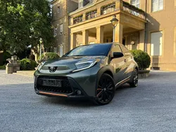 Grün Gebraucht 2022 Toyota Aygo Limited Kleinwagen | 12.900 € (Guter Preis)