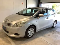 Silber Gebraucht 2009 Toyota Verso Van / Kleinbus | 7.270 € (Etwas zu teuer)