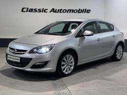 Silber Gebraucht 2015 Opel Astra Exklusiv Limousine | 8.950 € (Fairer Preis)