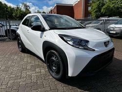 Schneeweiß Neu 2025 Toyota Aygo Business Edition Kleinwagen | 18.760 €