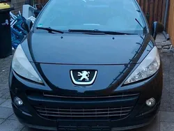 Schwarz Gebraucht 2010 Peugeot 207 CC Cabrio | 2.099 € (Fairer Preis)