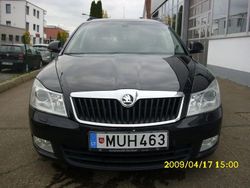 Schwarz Gebraucht 2009 Skoda Octavia Elegance Kombi | 2.999 € (Etwas zu teuer)