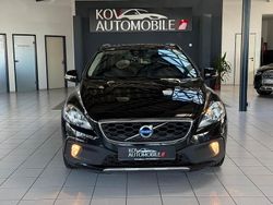 Schwarz Gebraucht 2016 Volvo V40 CC Momentum Kombi | 10.300 € (Fairer Preis)