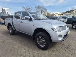 Silber Gebraucht 2010 Mitsubishi L200 Abholung | 13.900 € (Fairer Preis)