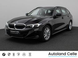 Schwarz 2668schwarz Gebraucht 2022 BMW 330e Sport Line Limousine | 28.499 € (Superpreis)