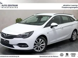 Schneeweiss Gebraucht 2021 Opel Astra Edition Kombi | 12.440 € (Teuer)