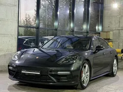 Grau Gebraucht 2017 Porsche Panamera Turbo Limousine | 58.900 € (Fairer Preis)