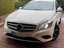Weiß Gebraucht 2013 Mercedes A180 Kleinwagen | 13.700 € (Etwas zu teuer)