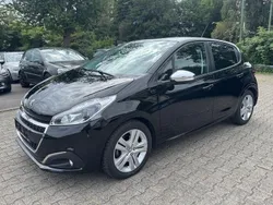 Schwarz Gebraucht 2019 Peugeot 208 Signature Sky Kleinwagen | 6.990 € (Fairer Preis)