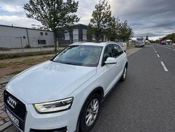 Weiß Gebraucht 2011 Audi Q3 SUV | 9.999 € (Etwas zu teuer)