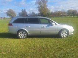 Silber Gebraucht 2007 Opel Vectra Kombi | 2.499 € (Etwas zu teuer)