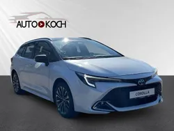 Weiß Gebraucht 2024 Toyota Corolla Kombi | 34.440 € (Teuer)