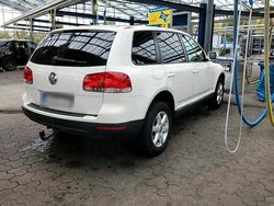 Weiß Gebraucht 2006 VW Touareg SUV | 5.000 €