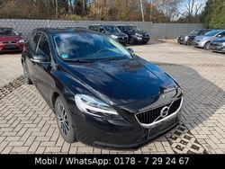 Schwarz Gebraucht 2019 Volvo V40 Momentum Limousine | 11.000 € (Guter Preis)