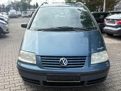Grün Gebraucht 2001 VW Sharan Family Van / Kleinbus | 3.750 € (Teuer)