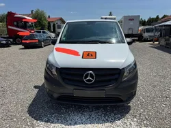 Weiß Gebraucht 2016 Mercedes Vito Van / Kleinbus | 14.000 €
