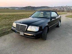 Schwarz Gebraucht 1993 Mercedes E320 Cabrio | 30.000 €
