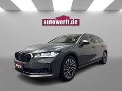 Grau Gebraucht 2024 Skoda Superb LAURIN & KLEMENT Kombi | 36.990 € (Superpreis)