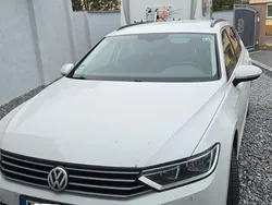 Weiß Gebraucht 2017 VW Passat Trendline Kombi | 12.490 € (Guter Preis)