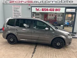 Grau Gebraucht 2012 VW Touran Highline Van / Kleinbus | 13.950 € (Teuer)
