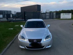 Silber Gebraucht 2006 Lexus IS220d Limousine | 5.500 € (Teuer)