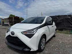 Weiß Gebraucht 2019 Toyota Aygo Team Kleinwagen | 7.990 € (Guter Preis)