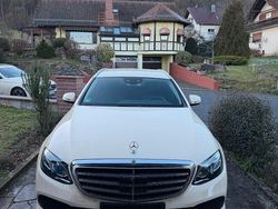 Beige Gebraucht 2019 Mercedes E220 Limousine | 10.900 €