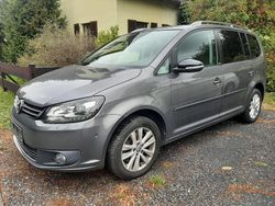Grau Gebraucht 2011 VW Touran Van / Kleinbus | 5.100 € (Fairer Preis)