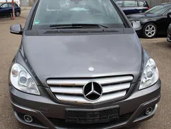 Mountaingrau Gebraucht 2009 Mercedes B200 Van / Kleinbus | 2.800 € (Superpreis)