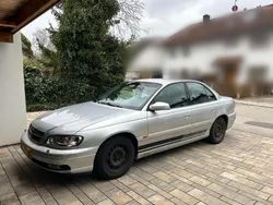 Silber Gebraucht 2000 Opel Omega Limousine | 1.000 € (Guter Preis)
