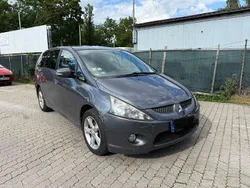 Grau Gebraucht 2009 Mitsubishi Grandis Invite Van / Kleinbus | 1.222 € (Superpreis)