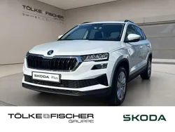 Weiß Gebraucht 2024 Skoda Karoq Selection SUV | 29.220 € (Fairer Preis)