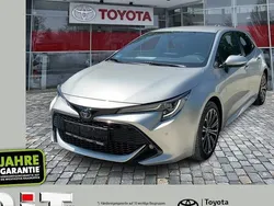 Precious silver Gebraucht 2023 Toyota Corolla Team Limousine | 24.490 € (Fairer Preis)
