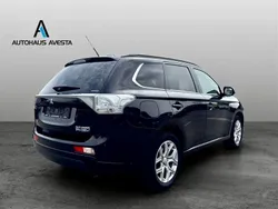 Schwarz Gebraucht 2014 Mitsubishi Outlander P-HEV Instyle SUV | 14.990 € (Guter Preis)