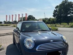 Schwarz Gebraucht 2007 Mini Cooper Kleinwagen | 3.200 € (Etwas zu teuer)